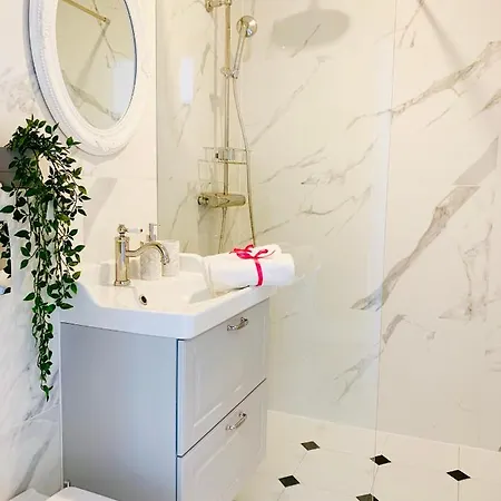 Karlikowska Lux 2 Апартаменты *